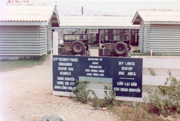 Kennel Entrance